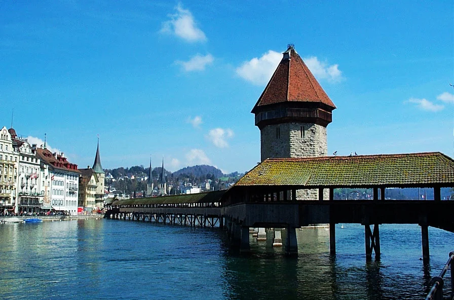 卡貝爾橋（德語：Kapellbrücke）