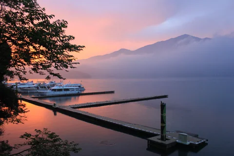 日月潭旅途中拍攝的湖區風景