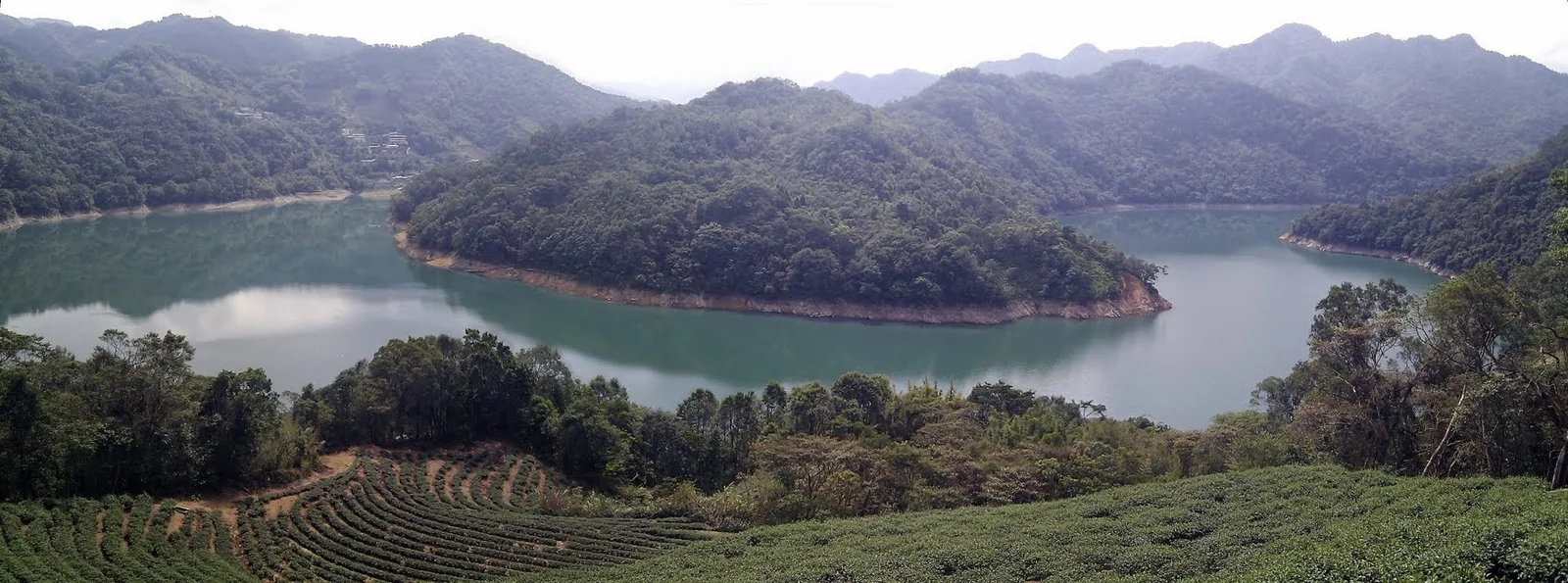 永安景觀步道北入口附近的寬闊山谷景觀