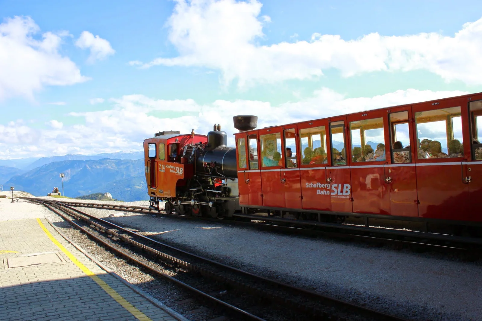 聖沃夫崗夏夫堡登山鐵路列車
